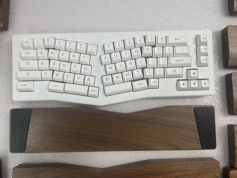 Dostosowane podpórki pod nadga – Wrist Rest Wood recenzja i cena