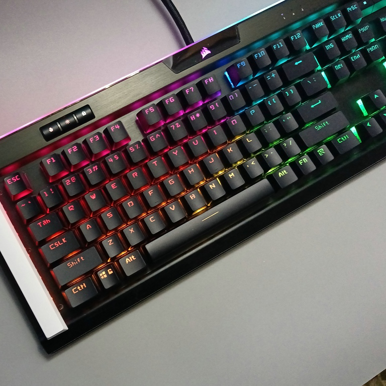 Przezroczysta nakładka na klaw – Gaming Keyboard Corsair recenzja i cena